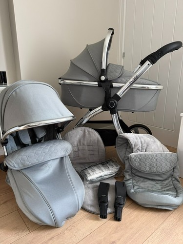Egg travel system monument - egg,